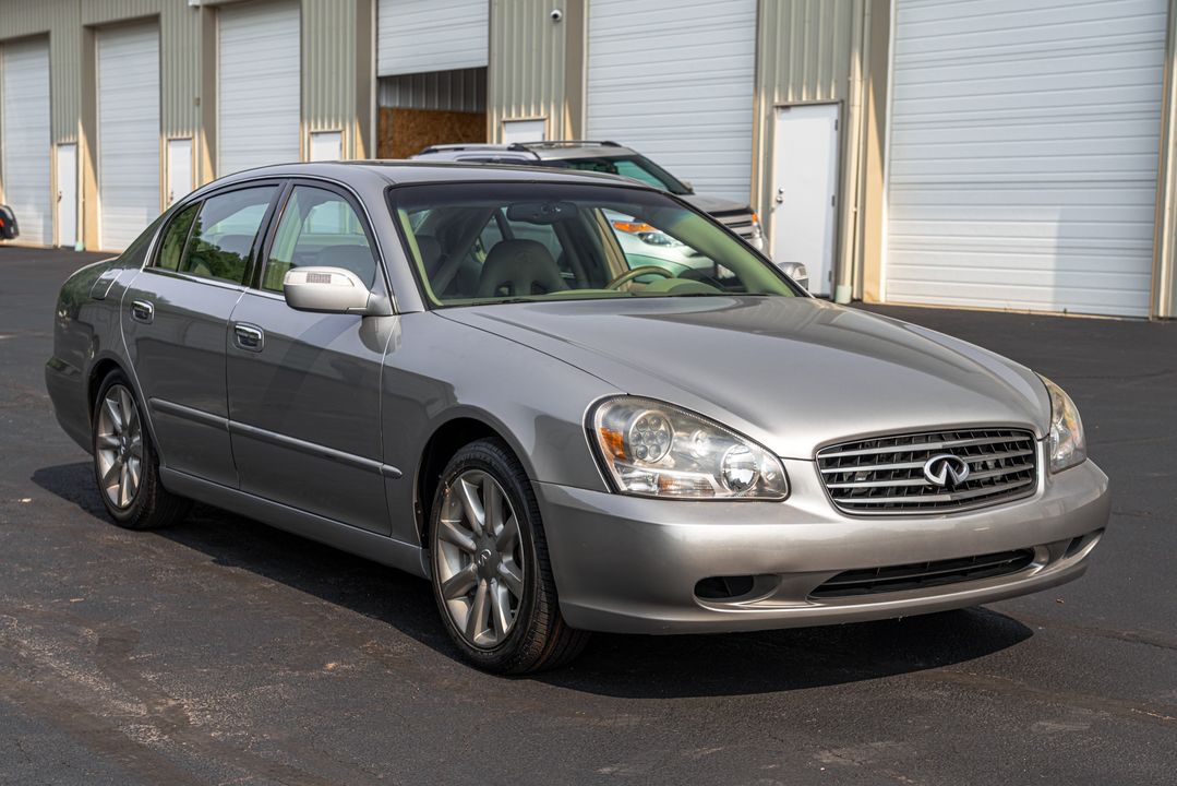 2002 INFINITI Q45