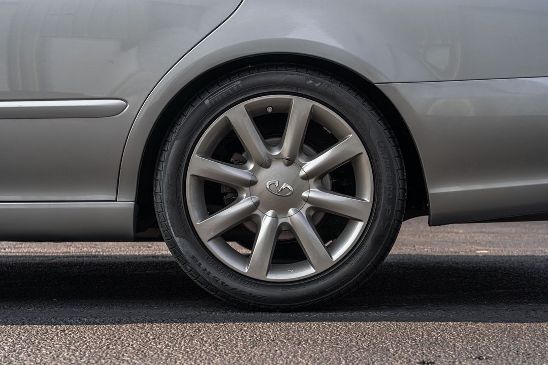 2002 INFINITI Q45