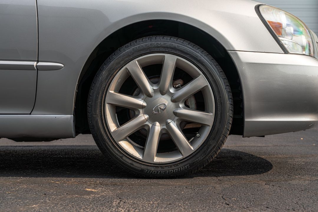 2002 INFINITI Q45