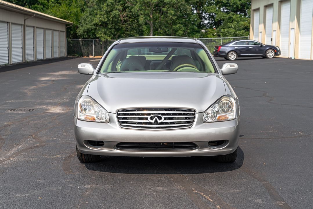 2002 INFINITI Q45
