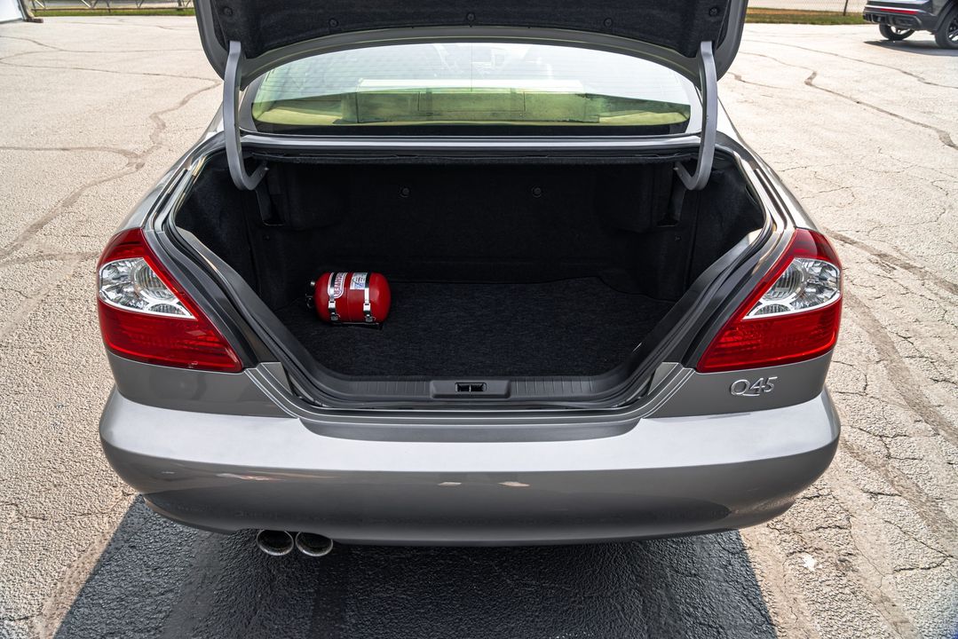 2002 INFINITI Q45