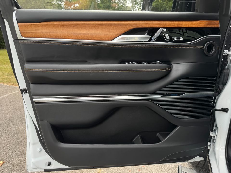 2023 Jeep Grand Wagoneer