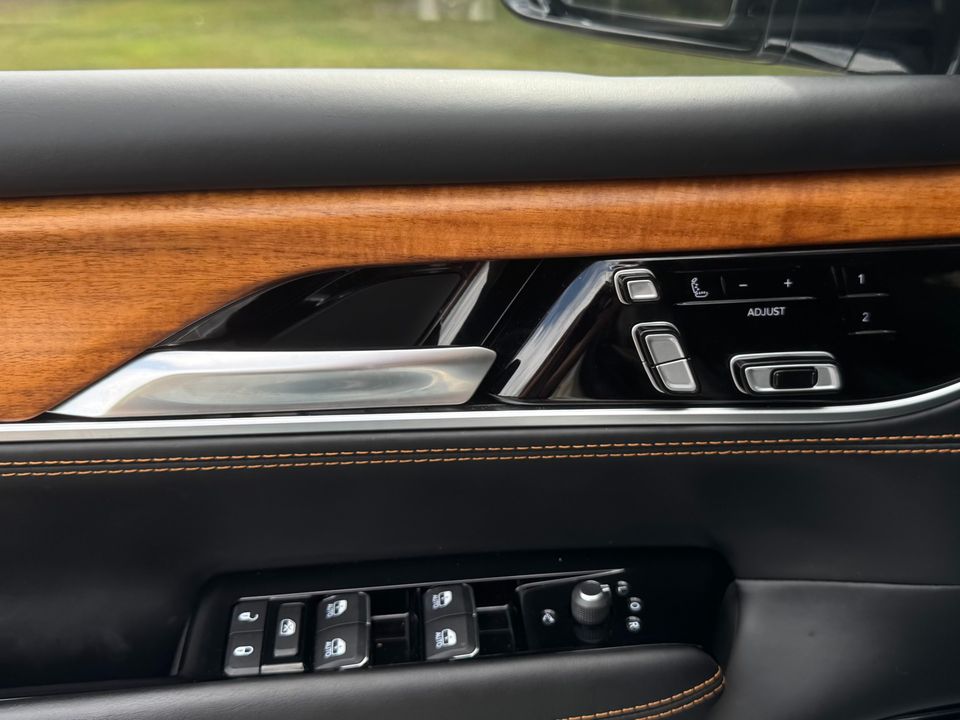 2023 Jeep Grand Wagoneer