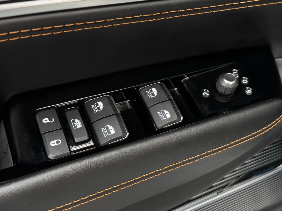 2023 Jeep Grand Wagoneer
