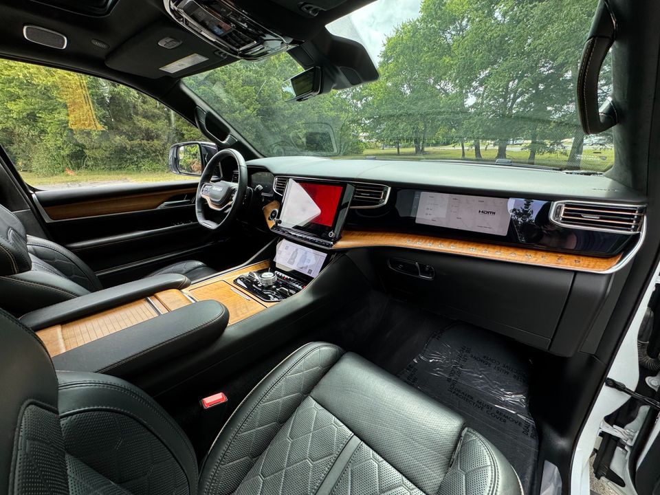 2023 Jeep Grand Wagoneer