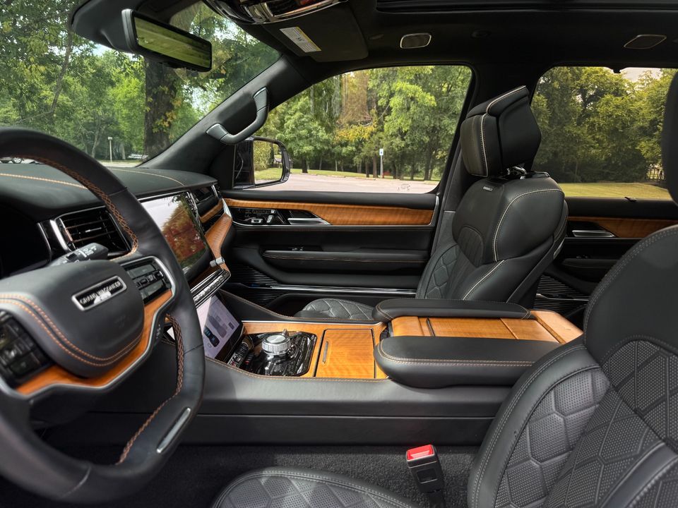 2023 Jeep Grand Wagoneer