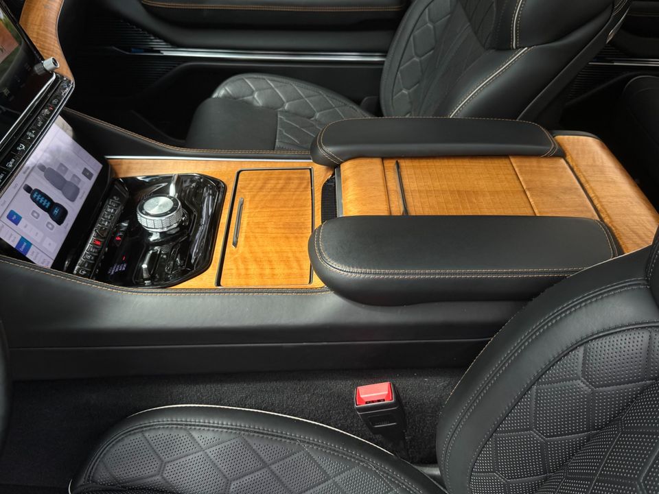 2023 Jeep Grand Wagoneer
