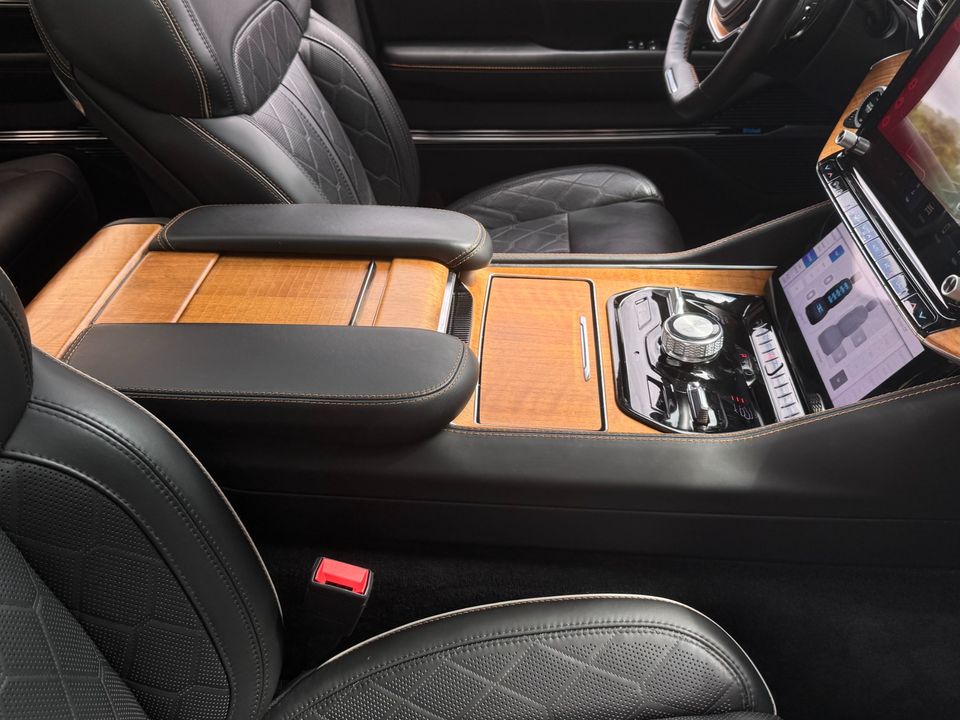 2023 Jeep Grand Wagoneer