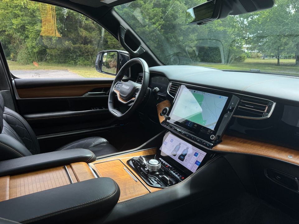 2023 Jeep Grand Wagoneer
