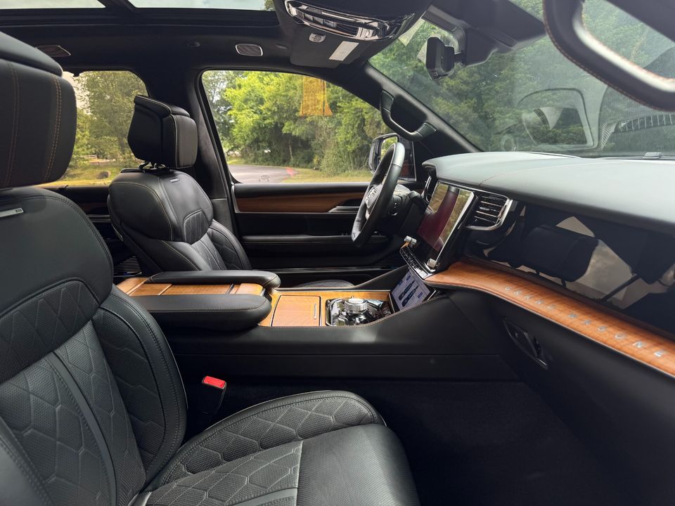 2023 Jeep Grand Wagoneer