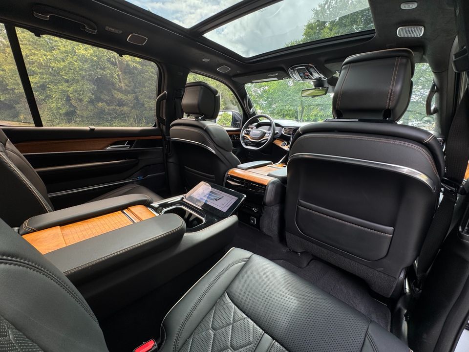 2023 Jeep Grand Wagoneer