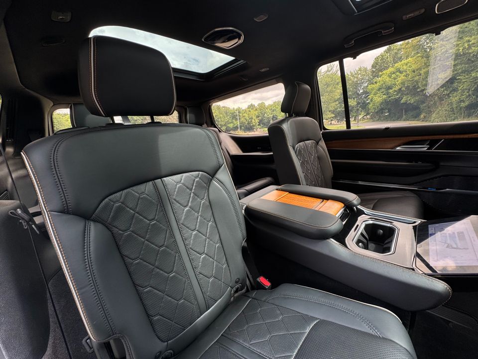 2023 Jeep Grand Wagoneer