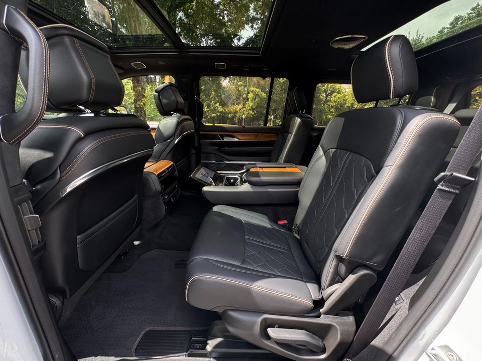 2023 Jeep Grand Wagoneer