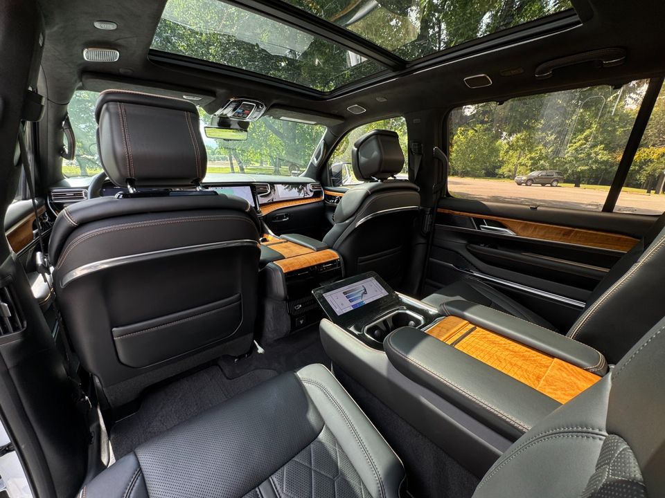 2023 Jeep Grand Wagoneer