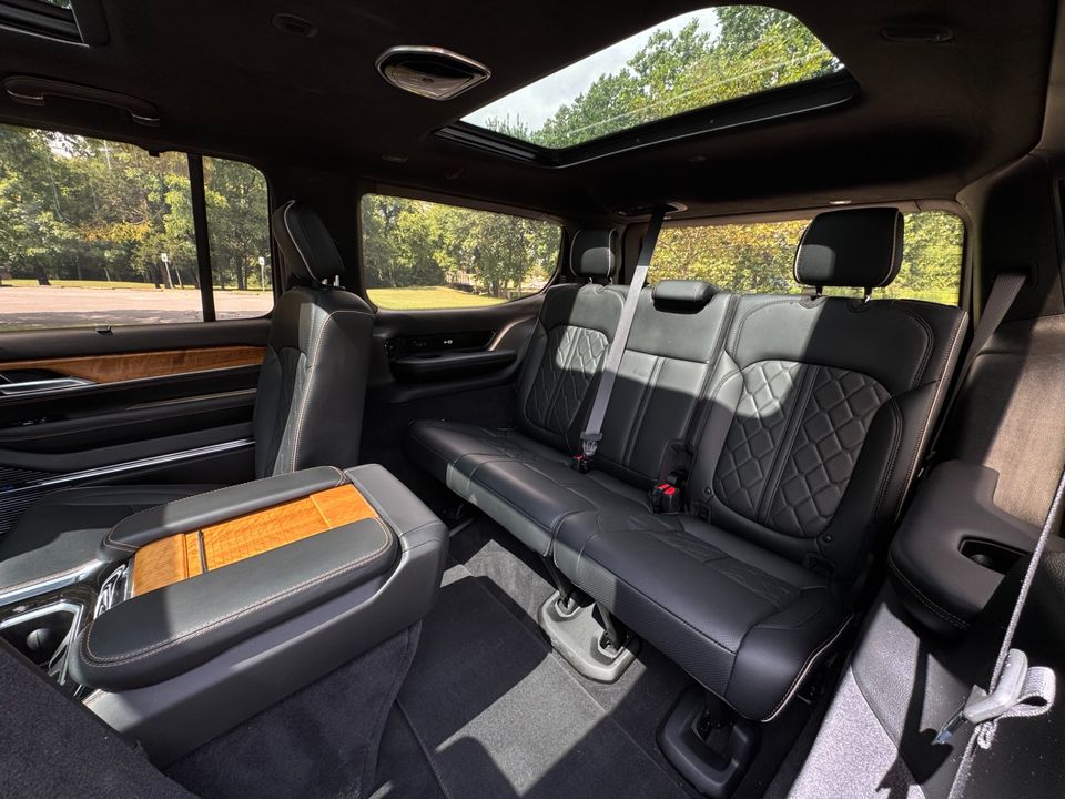 2023 Jeep Grand Wagoneer
