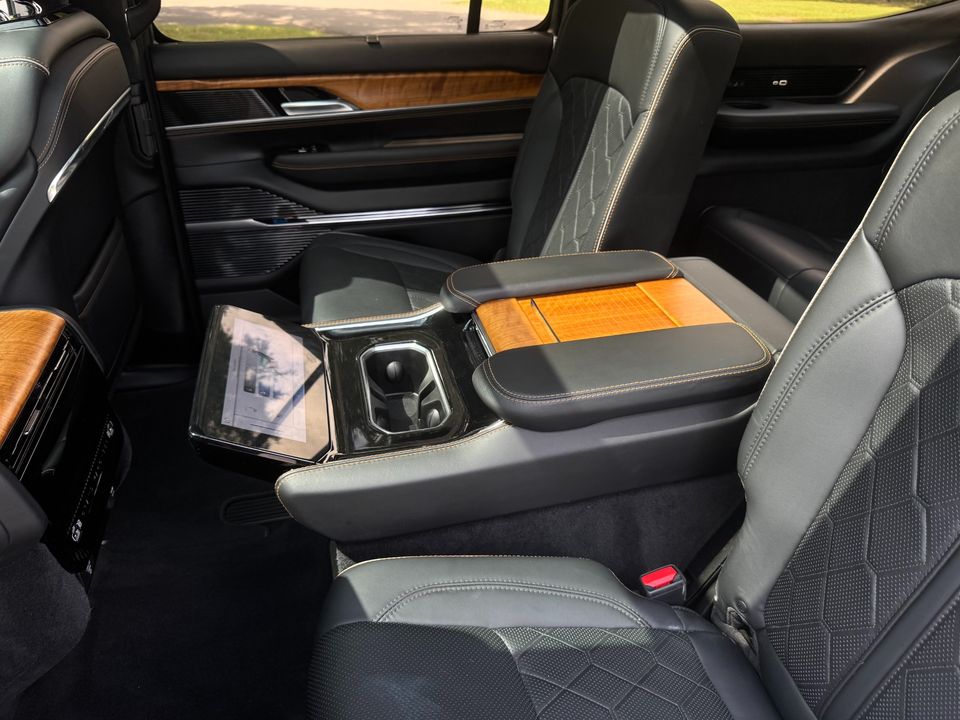 2023 Jeep Grand Wagoneer