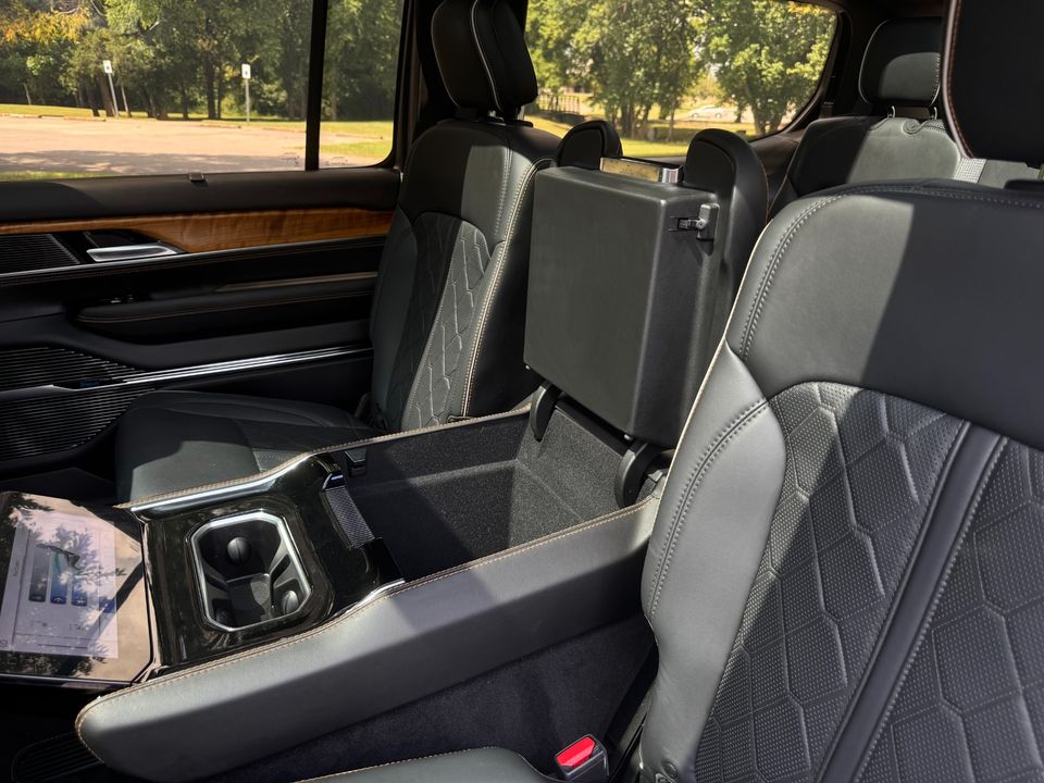 2023 Jeep Grand Wagoneer