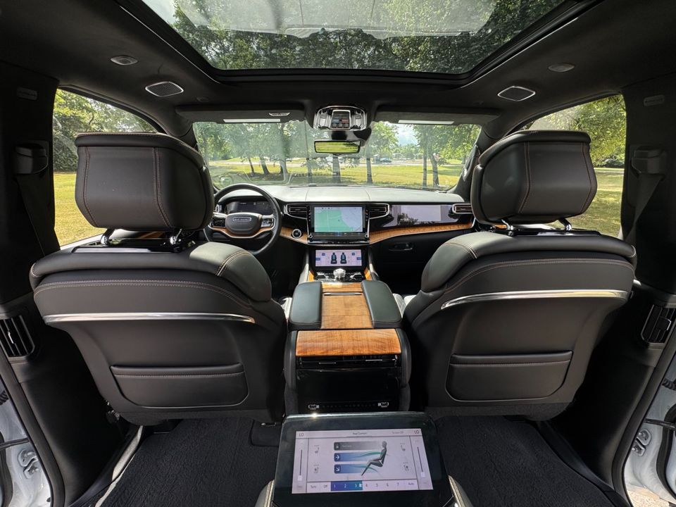 2023 Jeep Grand Wagoneer