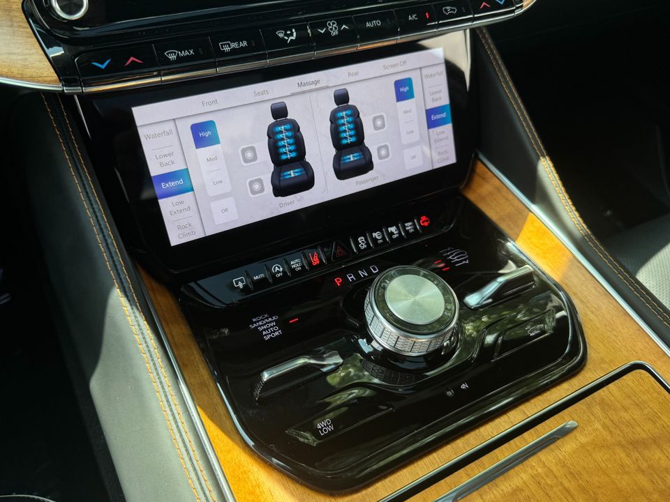 2023 Jeep Grand Wagoneer