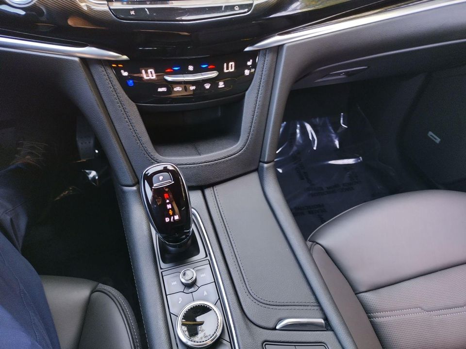 2025 Cadillac XT6