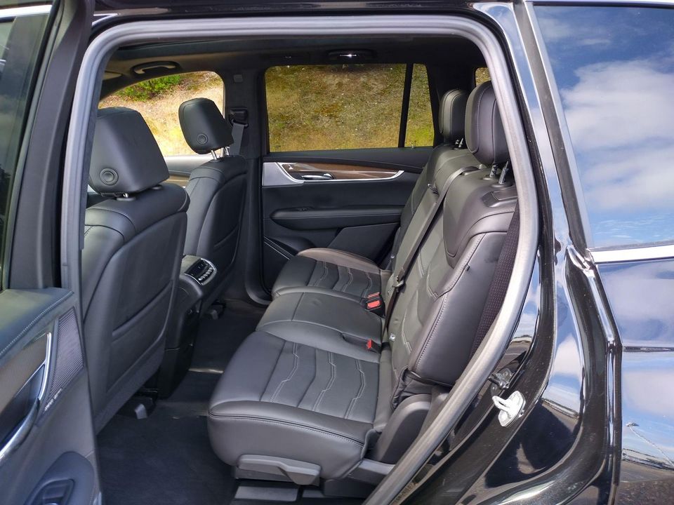 2025 Cadillac XT6