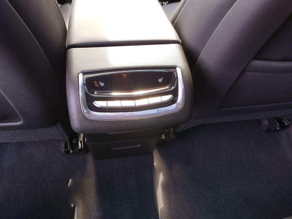 2025 Cadillac XT6