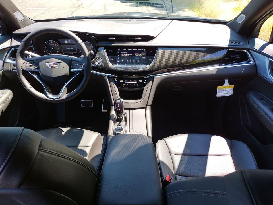 2025 Cadillac XT6