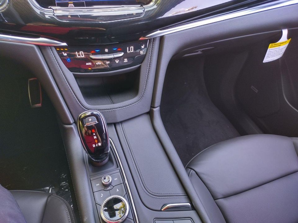2025 Cadillac XT6