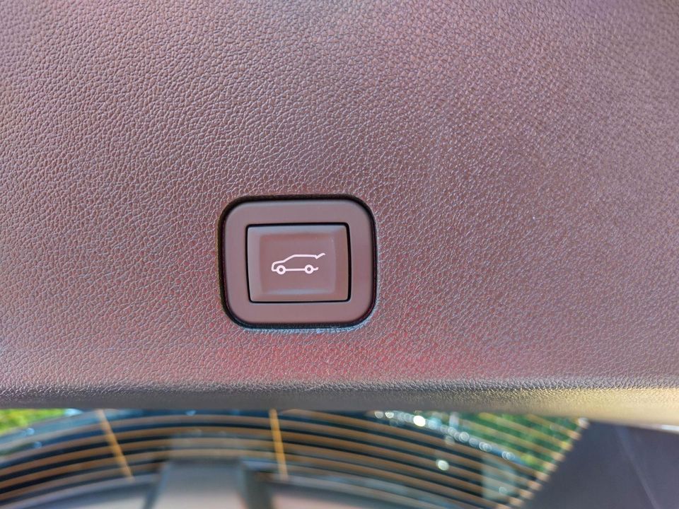 2025 Cadillac XT6