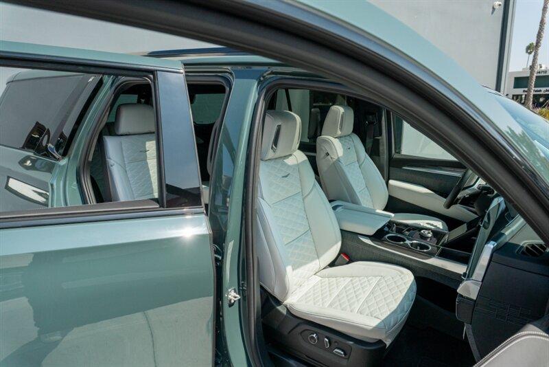 2025 Cadillac Escalade-V
