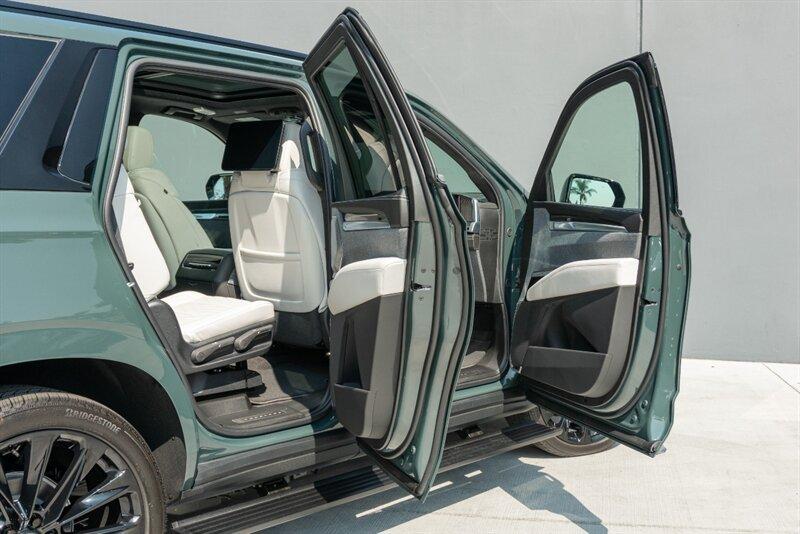 2025 Cadillac Escalade-V