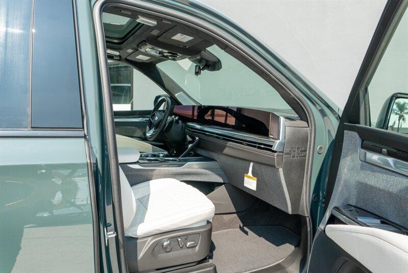 2025 Cadillac Escalade-V