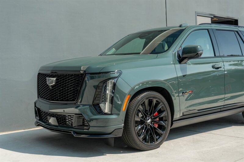 2025 Cadillac Escalade-V