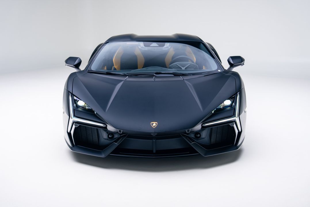 2024 Lamborghini Revuelto
