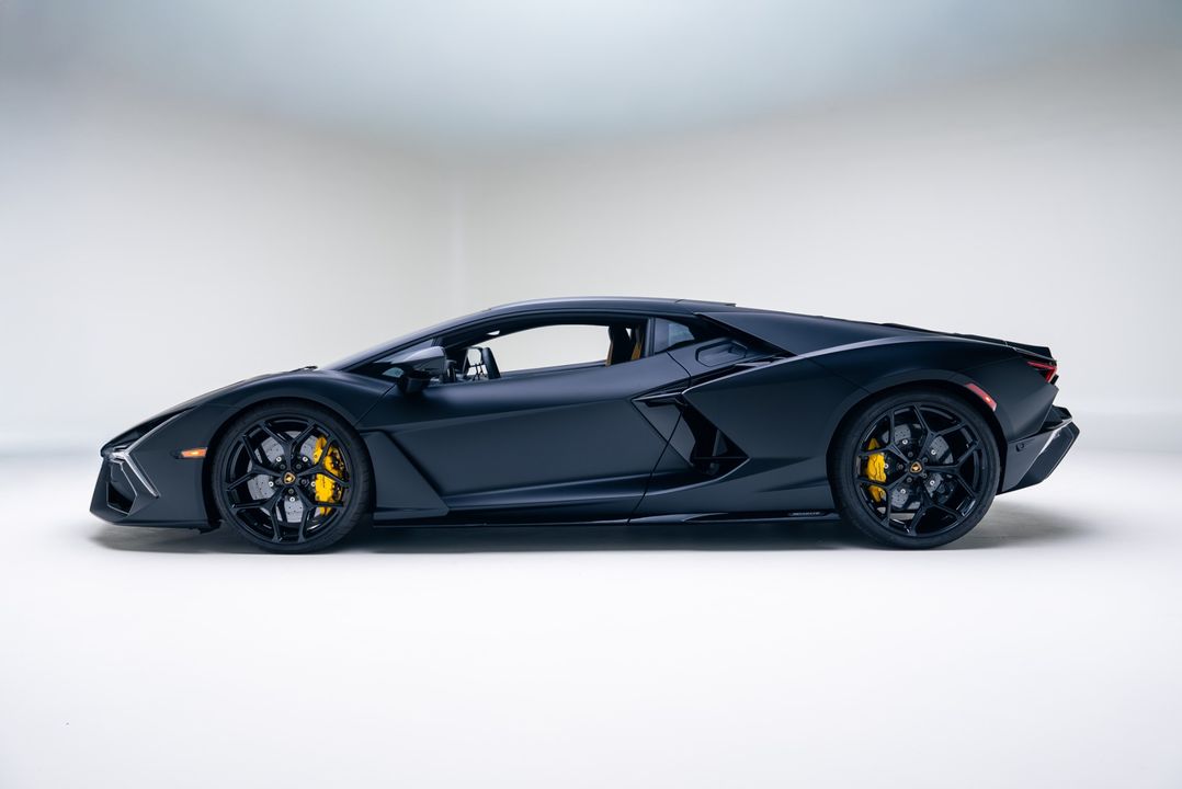 2024 Lamborghini Revuelto