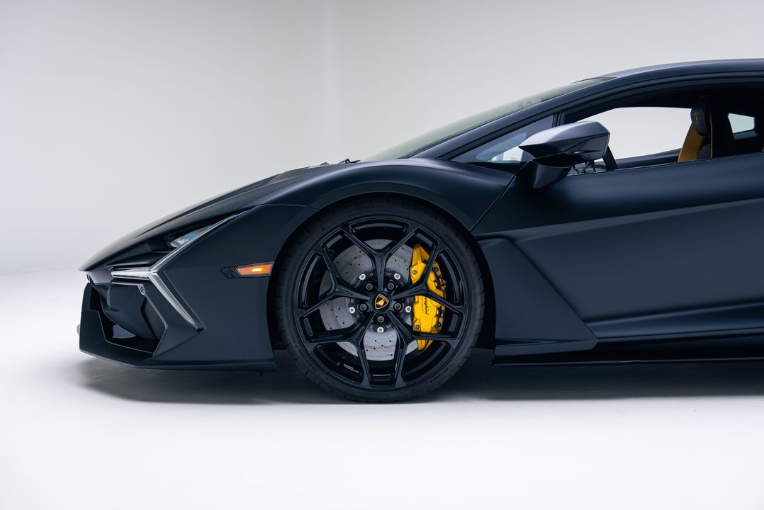 2024 Lamborghini Revuelto