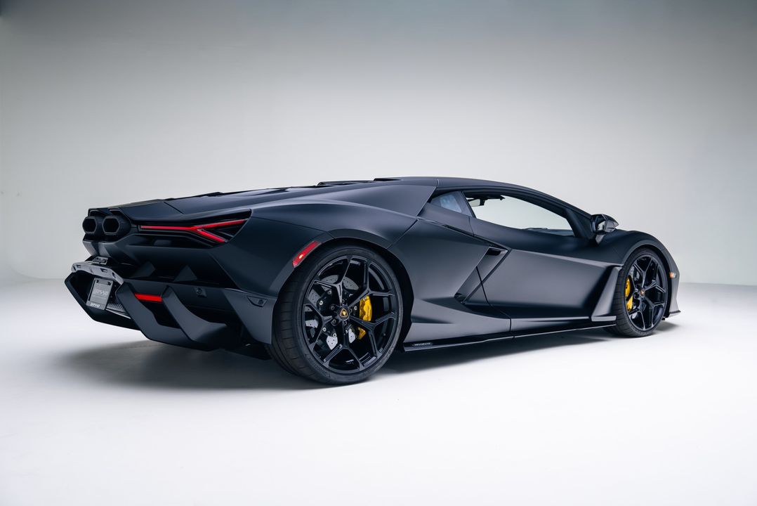 2024 Lamborghini Revuelto