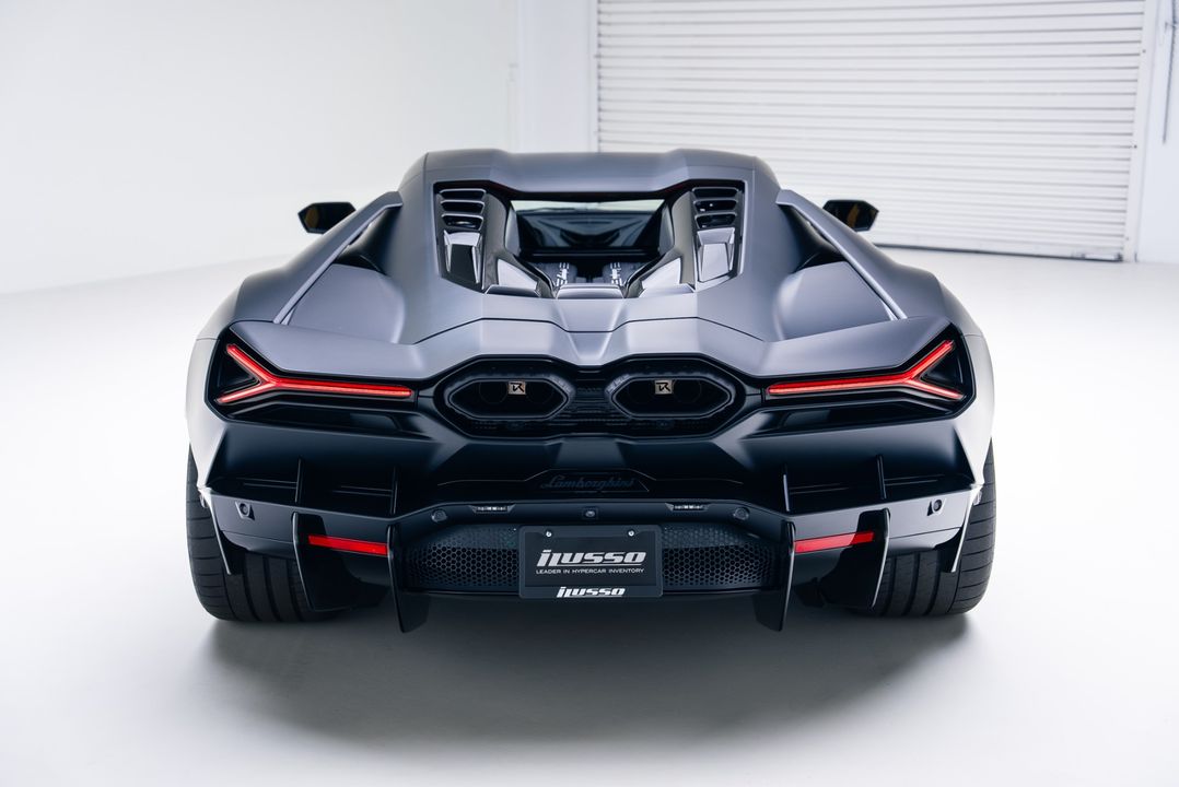 2024 Lamborghini Revuelto