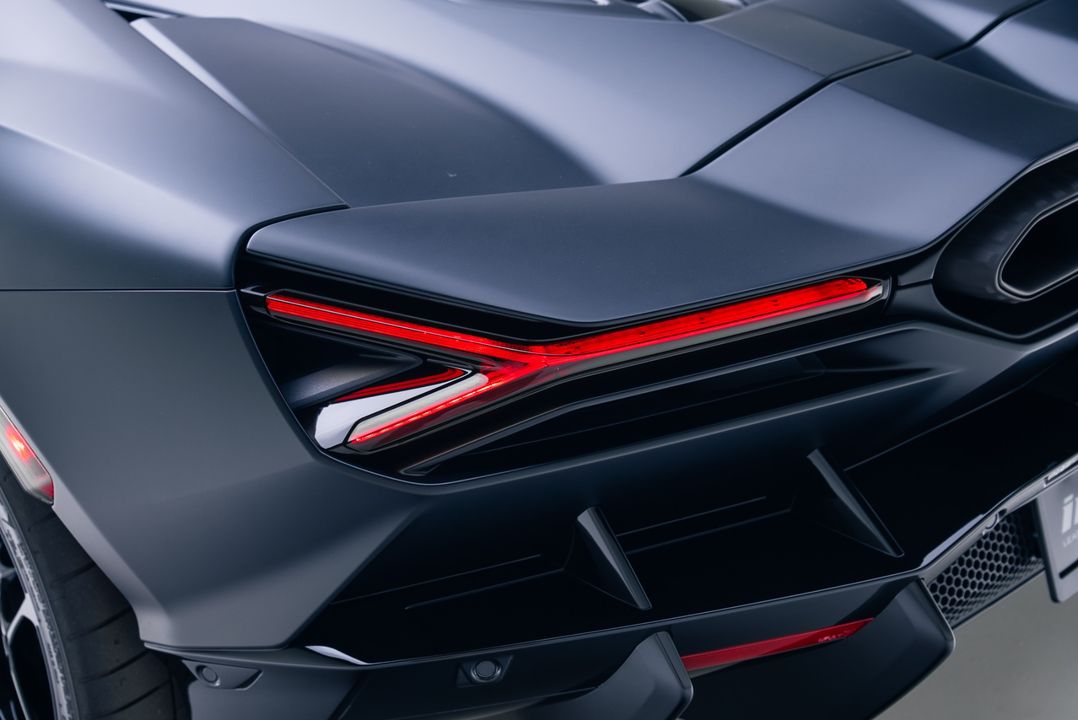2024 Lamborghini Revuelto