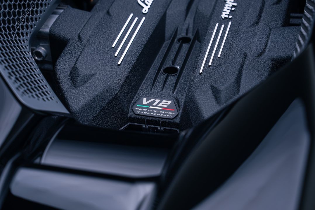 2024 Lamborghini Revuelto