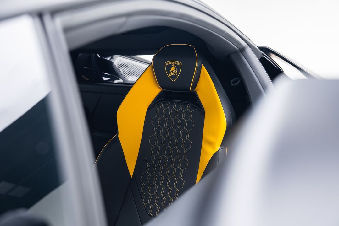 2024 Lamborghini Revuelto