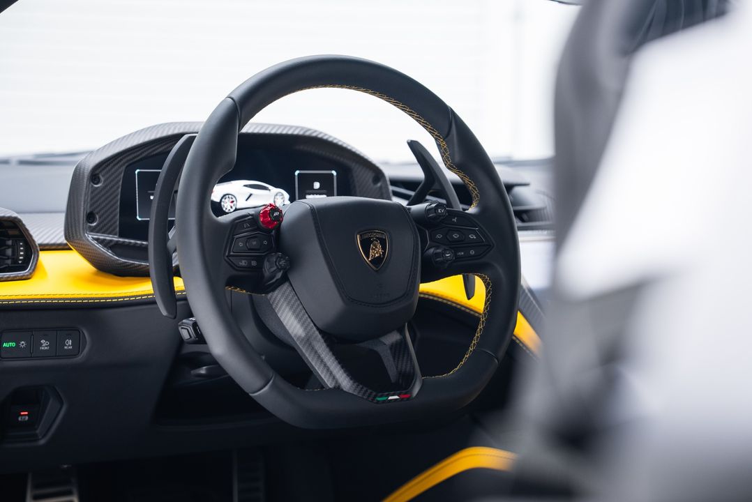 2024 Lamborghini Revuelto