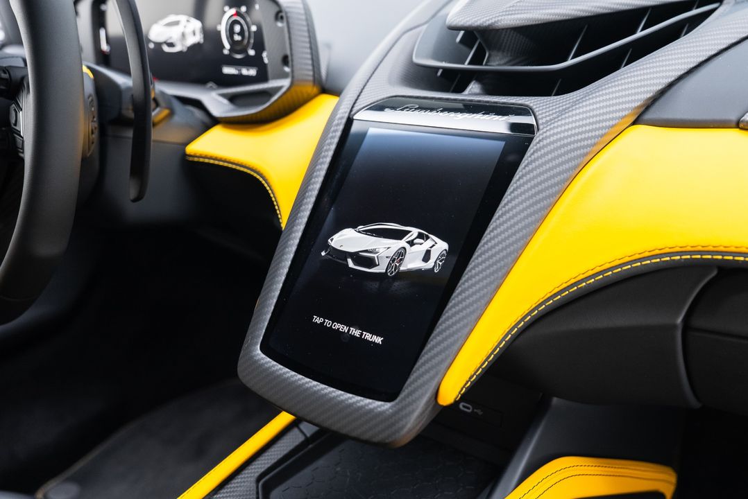 2024 Lamborghini Revuelto