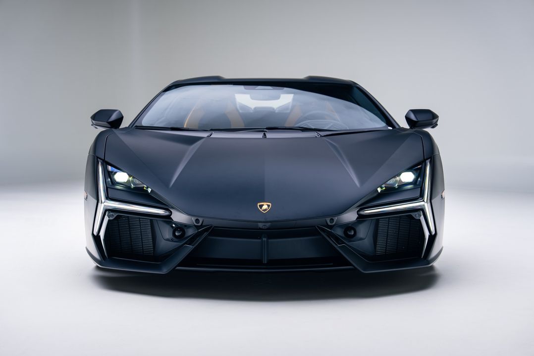 2024 Lamborghini Revuelto