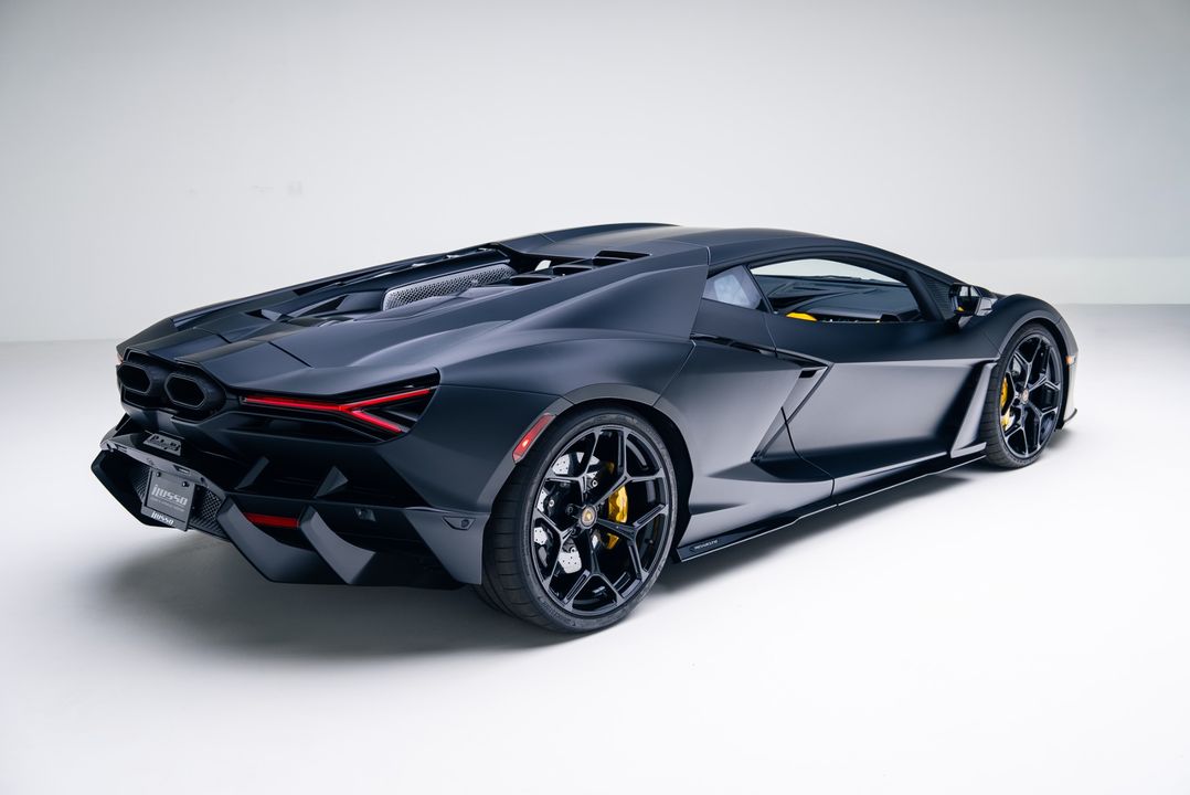 2024 Lamborghini Revuelto