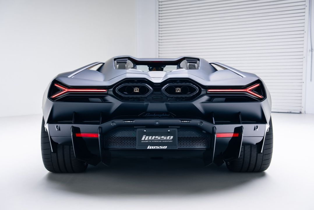 2024 Lamborghini Revuelto