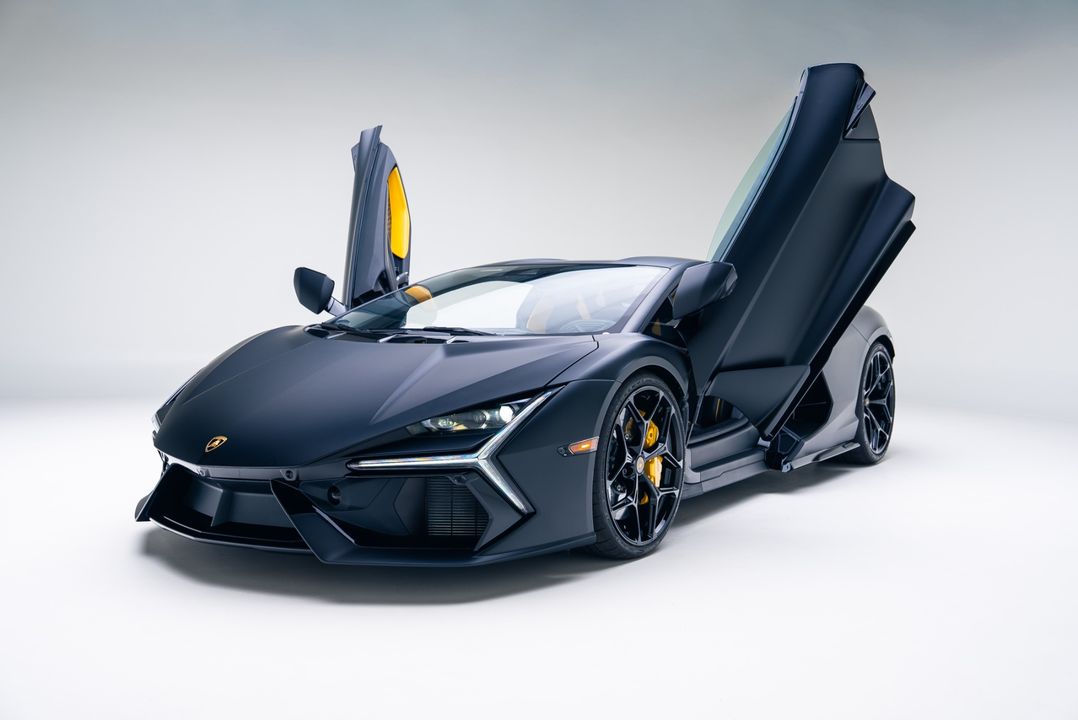 2024 Lamborghini Revuelto