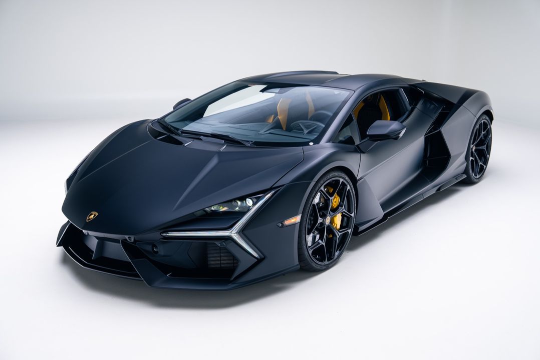 2024 Lamborghini Revuelto