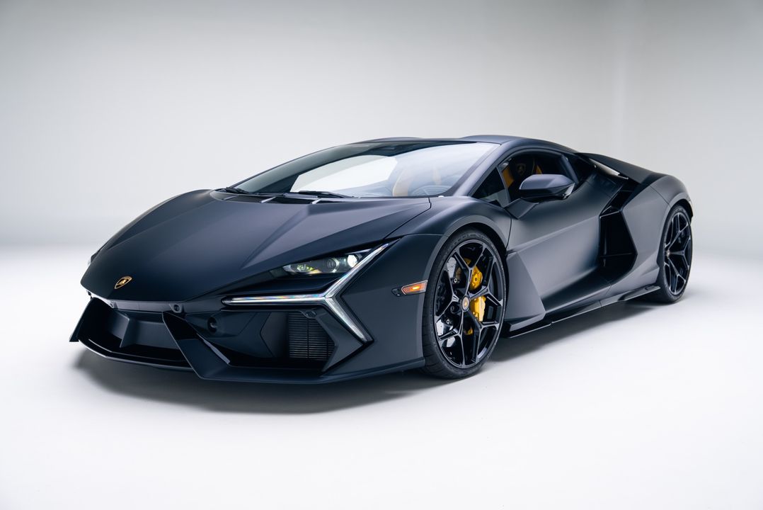 2024 Lamborghini Revuelto