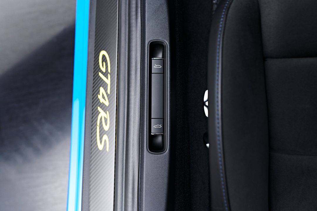 2024 Porsche 718 Cayman